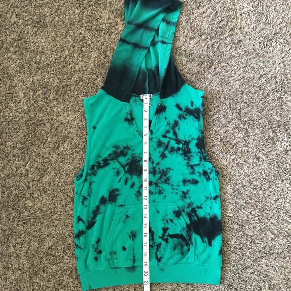 Tie-dye terrycloth vest - Picture 12 of 16